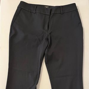 Ann Taylor Curvy Fit Pant Size 6P Navy Blue